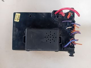 Caja fusibles ford mondeo familiar 1.8 16v (92-96)