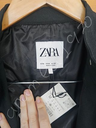 Cazadora crop tipo motera negra zara