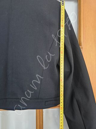 Cazadora crop tipo motera negra zara