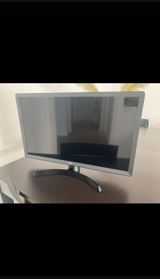 Televisor Smart TV de 70 cm (28")