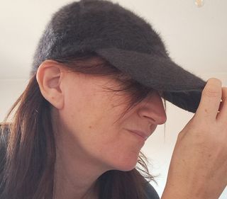 Berretto marrone angora