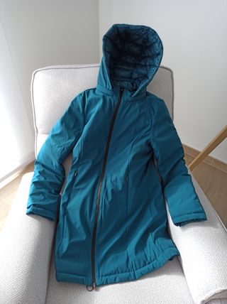 Abrigo mujer con capucha