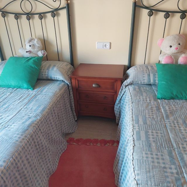 2 cabezales con sus respectivos somier y