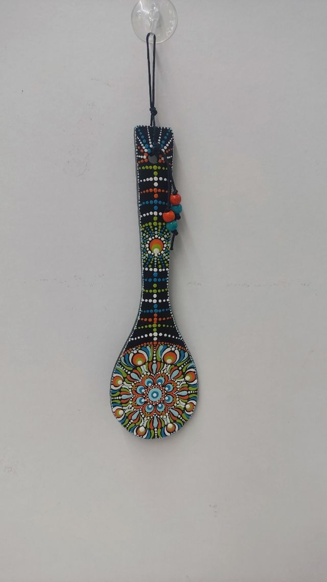 Cuchara madera pintada a mano.