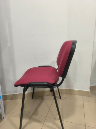 Mesa y sillas oficina.