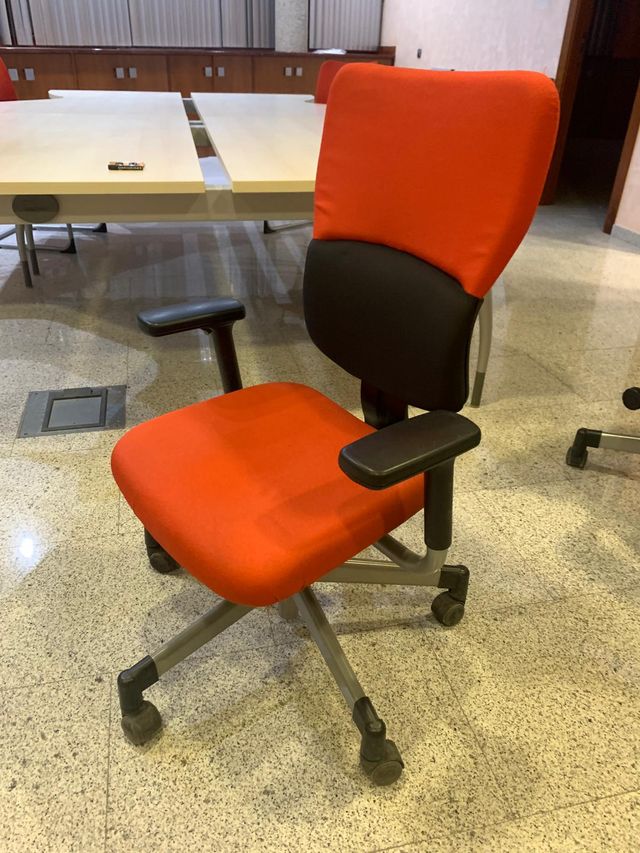 Silla oficina con ruedas