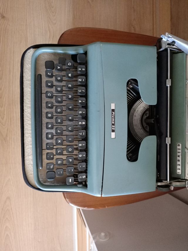 Maquina antigua de escribir Pluma 22