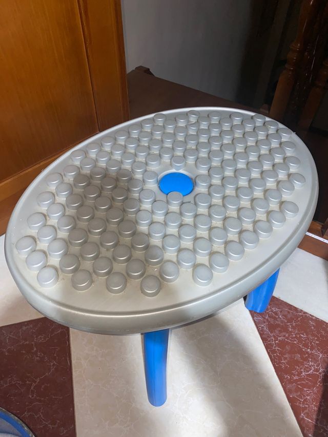 Tavolo per bambini per giocare