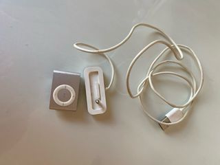 Ipod shuffle con caja y cargador