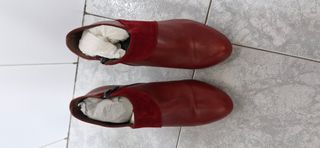 Botines piel granates