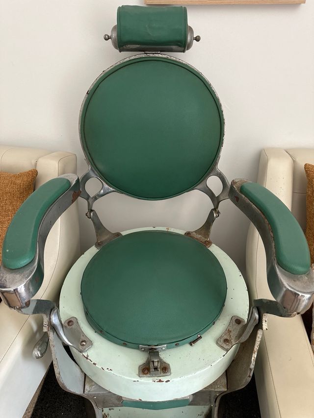 Silla barbero antigua