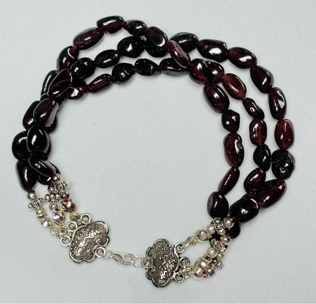Pulsera triple con granates piropo y plata ley 925