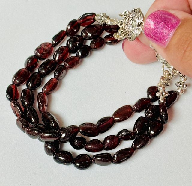 Pulsera triple con granates piropo y plata ley 925