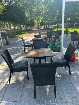 Mesas y sillas terraza