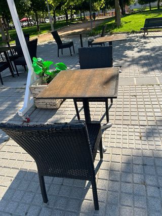 Mesas y sillas terraza