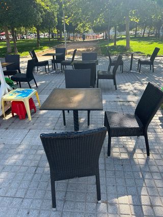Mesas y sillas terraza