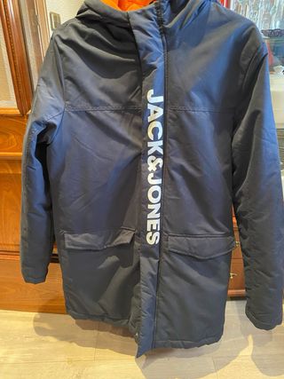 Abrigo jack and jones.