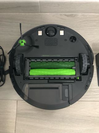 Roomba robot j7