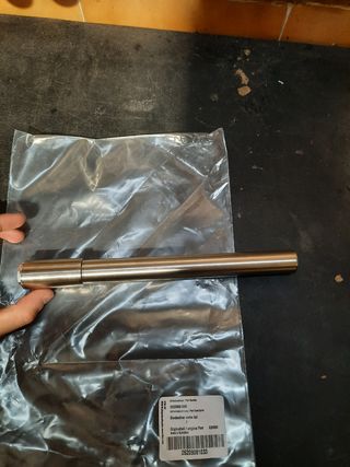 Eje rueda delantera KTM 