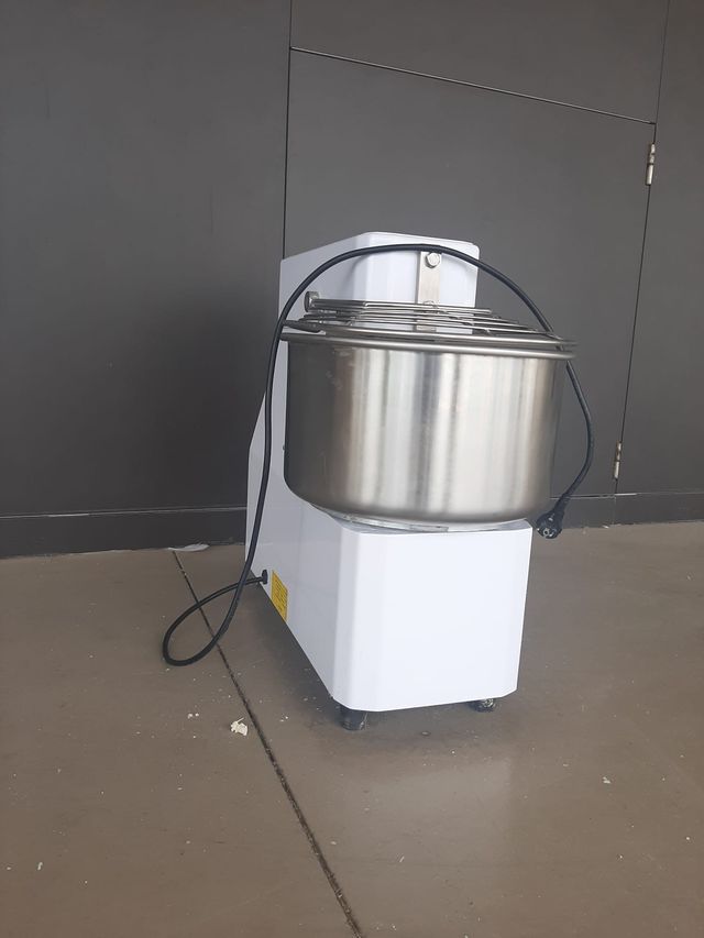 AMASADORA PARA 17 KG DE MASA TOTAL