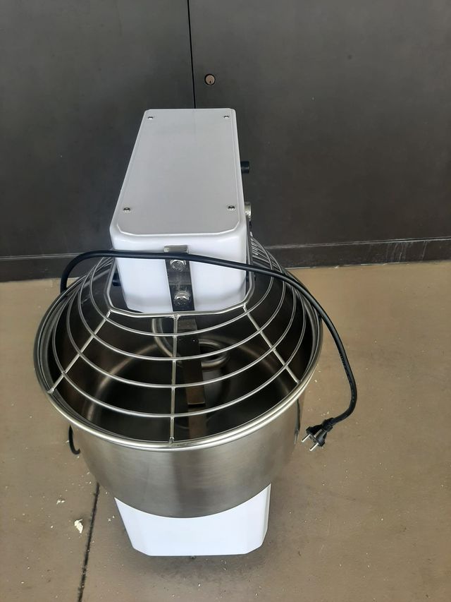 AMASADORA PARA 17 KG DE MASA TOTAL