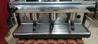 Maquina de café industrial tres grupos