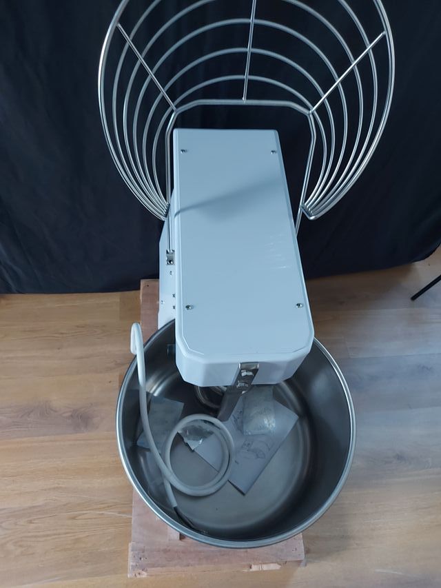 AMASADORA PARA 25 KG DE MASA TOTAL