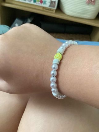 Pulsera de perlas carita feliz 🙂