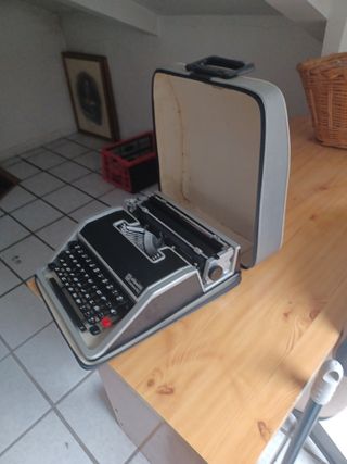 Olivetti lettera DL