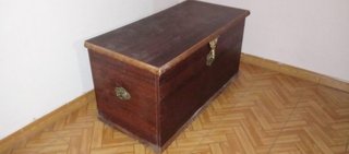 Baúl de madera antiguo