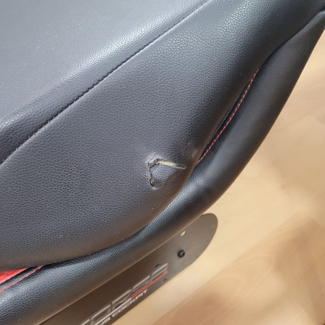 ASIENTO F1 VOLANTE Y PEDALES LOGITECH PLAY