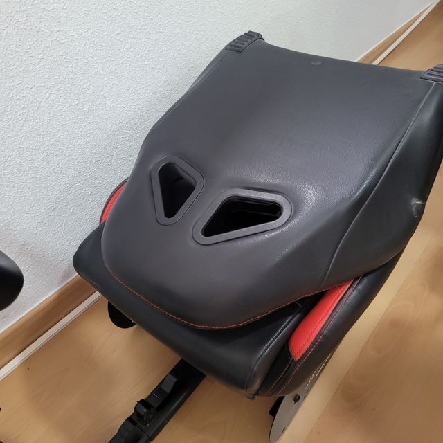 ASIENTO F1 VOLANTE Y PEDALES LOGITECH PLAY