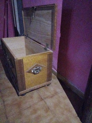 Baúl de madera antiguo