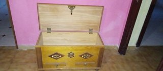 Baúl de madera antiguo