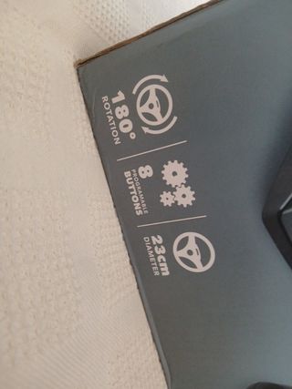 Simulador con volante y pedales