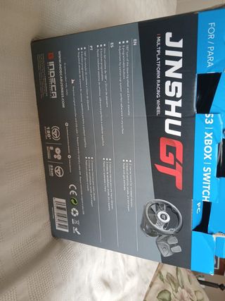 Simulador con volante y pedales