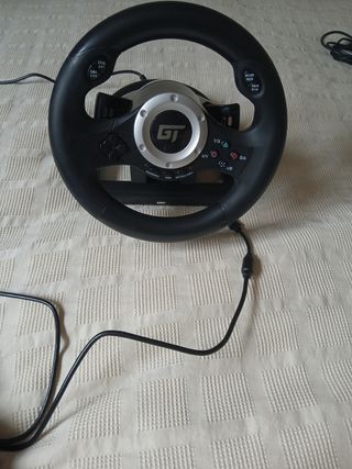 Simulador con volante y pedales