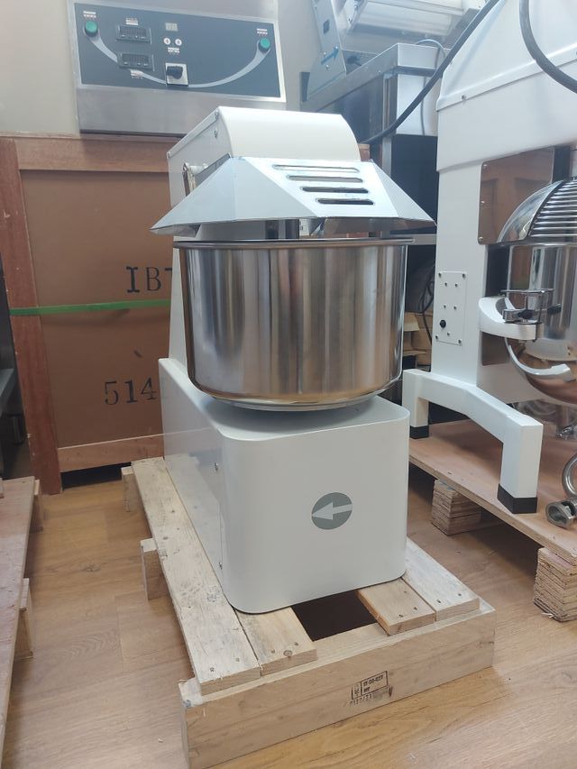 AMASADORA PARA 12 KG DE MASA TOTAL (EVO)