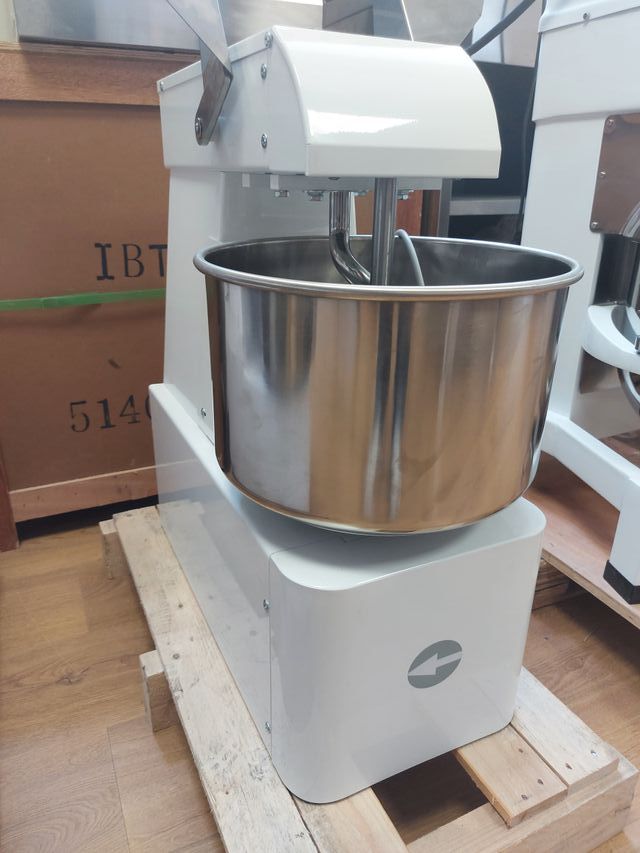 AMASADORA PARA 12 KG DE MASA TOTAL (EVO)