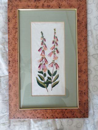 Tres cuadros bordados flores. Precio de los 3