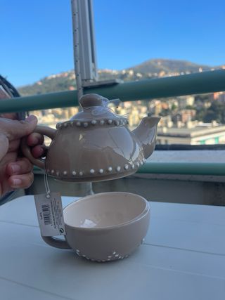 Teiera con Tazza Integrata