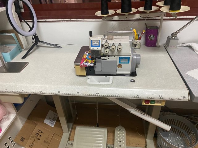 Remalladora industrial de 5 hilos