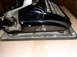 Maquina de escribir Junior Modelo 58 Negra de 1950