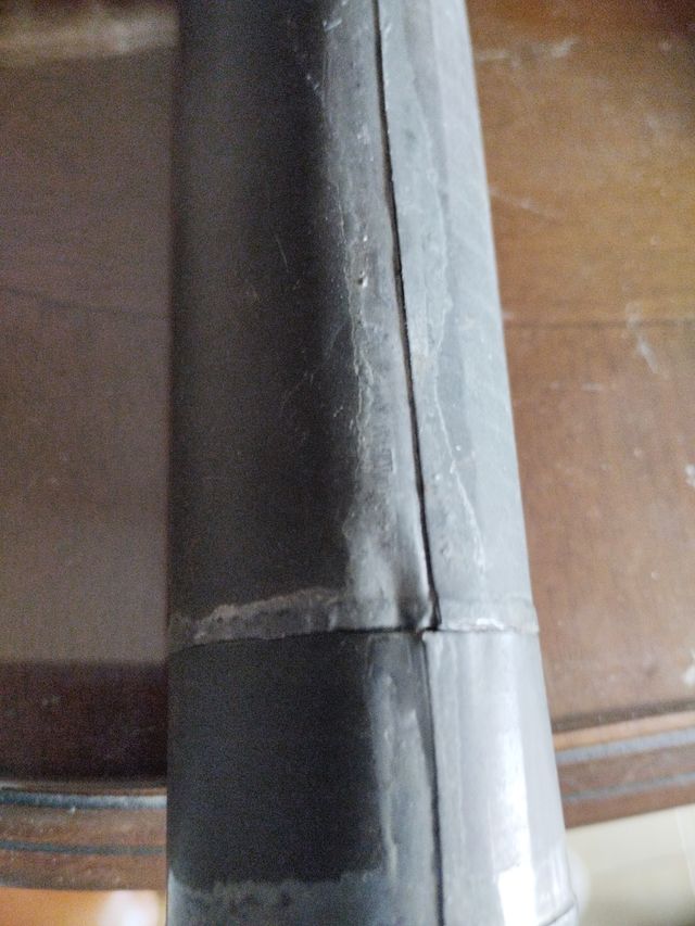 Porta documentos antiguo de hojalata