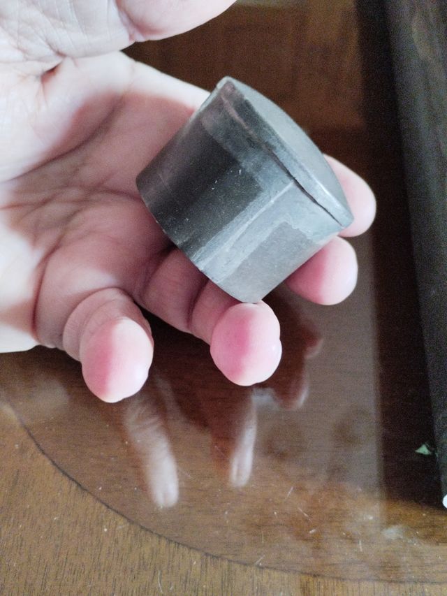 Porta documentos antiguo de hojalata