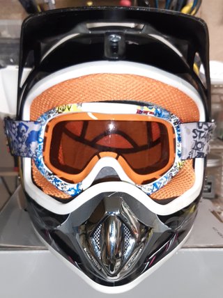 CASCO CROSS BIMBO Tg.M cm.53/54 + OCCHIALI CROSS