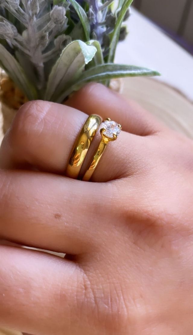 Juego de Anillos de Matrimonio y compromiso.