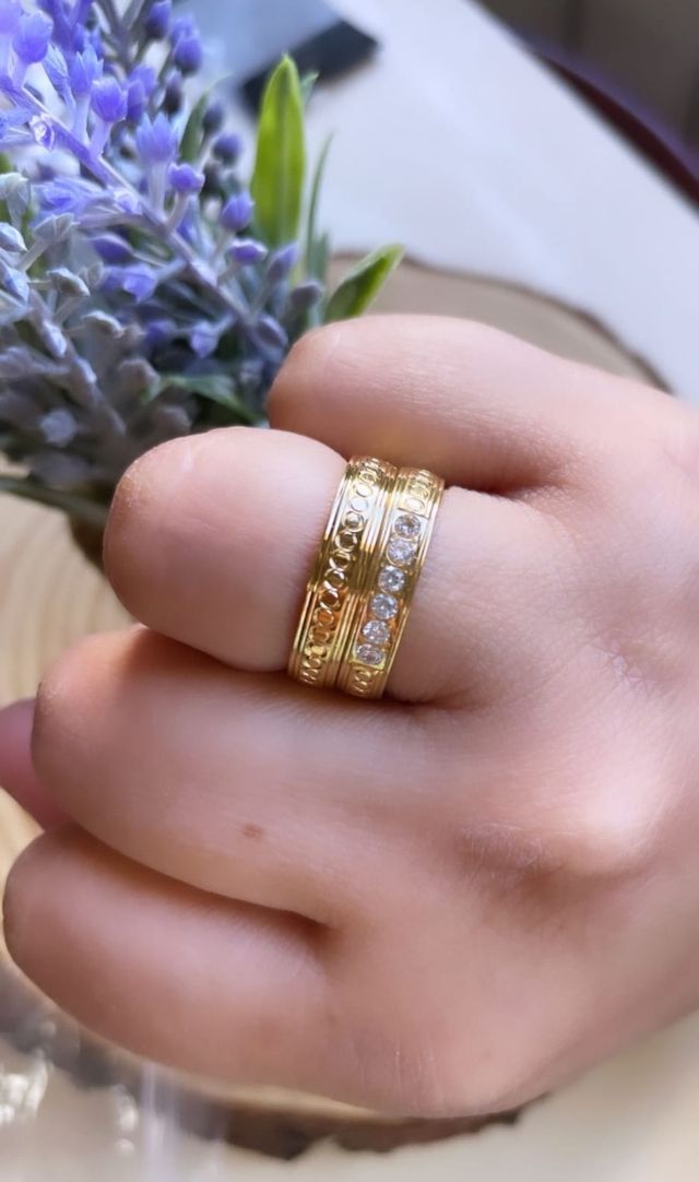 Juego de Anillos de Matrimonio y compromiso.