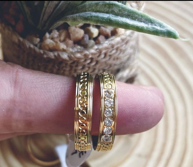 Juego de Anillos de Matrimonio y compromiso.