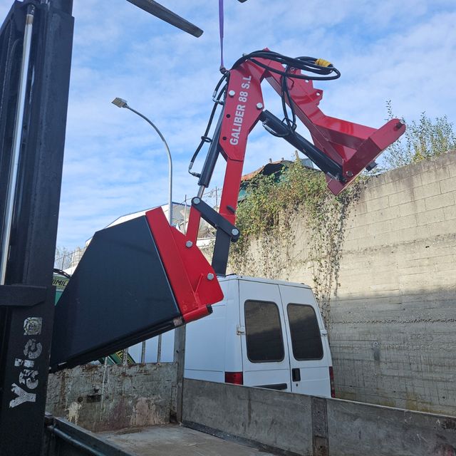 Pala trasera tractor 975€